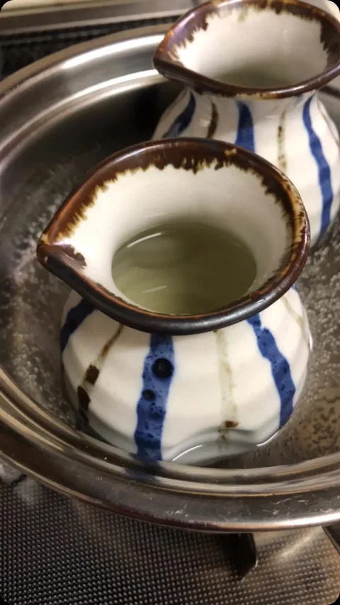 いちじく農園 キッチンさわ 湯煎であたためる徳利の燗酒